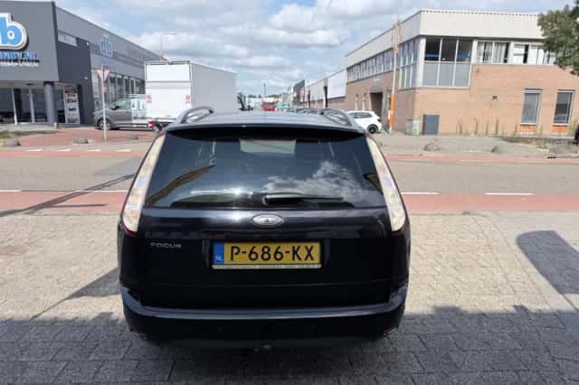 Ford Focus (2009) thumbnail 3