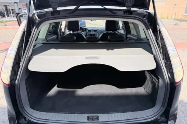 Ford Focus (2009) thumbnail 6