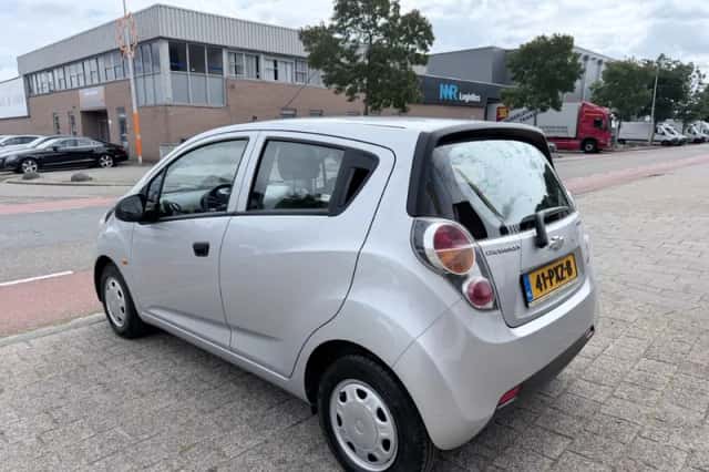 Chevrolet Spark (2011) thumbnail 2