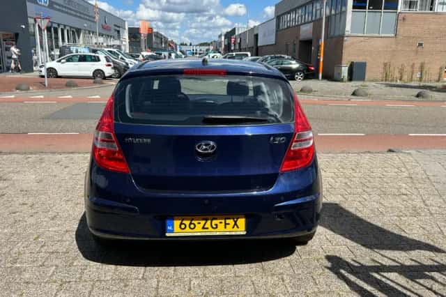 Hyundai i30 (2008) thumbnail 3