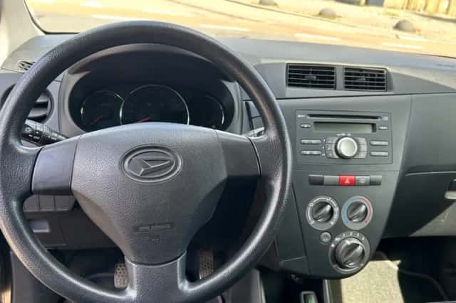 Daihatsu Cuore (2009) thumbnail 5