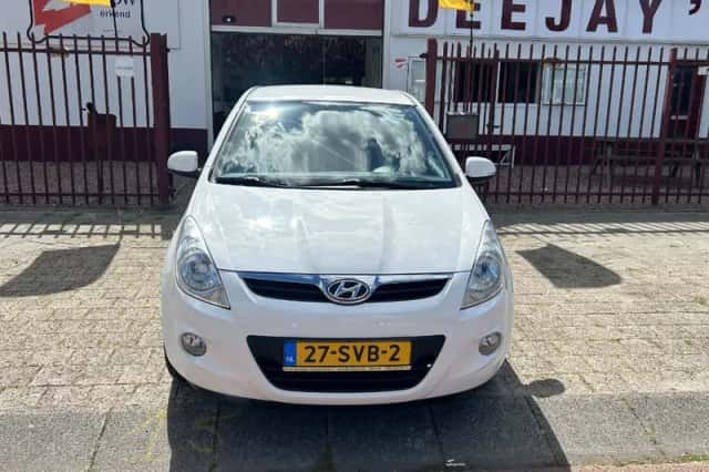 Hyundai i20 (2011) thumbnail 2