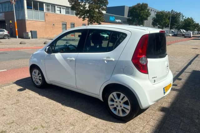 Opel Agila (2012) thumbnail 3