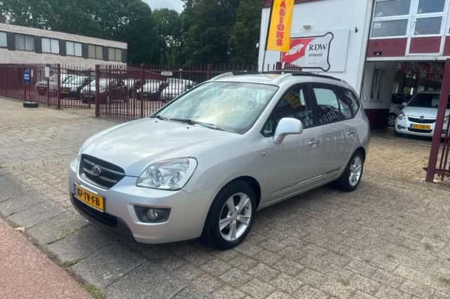 Kia CARENS (2007) thumbnail 1