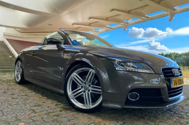 Audi TT (2012) thumbnail 2