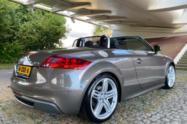 Audi TT (2012) thumbnail 4
