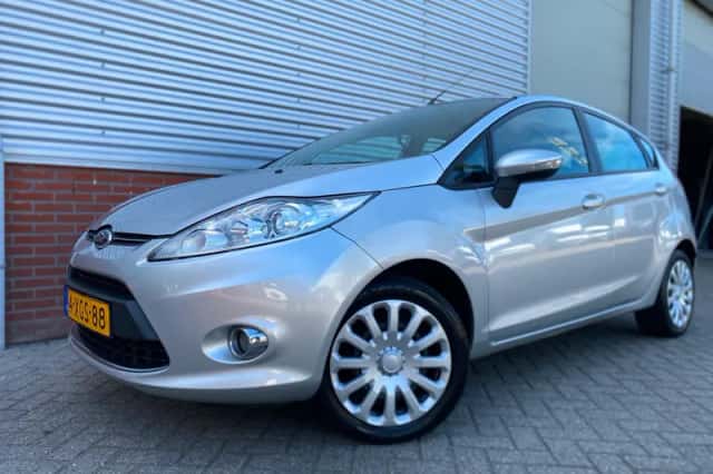 Ford Fiesta (2011) thumbnail 1