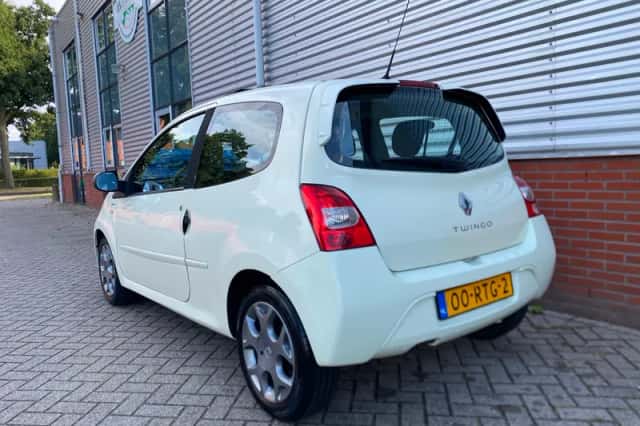 Renault Twingo (2011) thumbnail 2