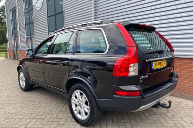 Volvo XC90 (2011) thumbnail 2