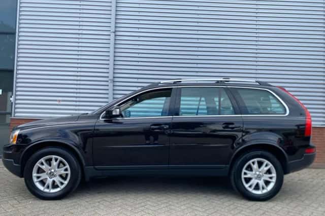 Volvo XC90 (2011) thumbnail 3