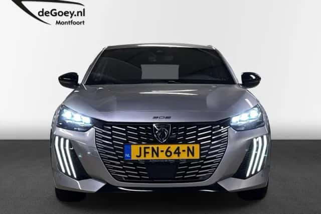 Peugeot 208 (2024) thumbnail 3