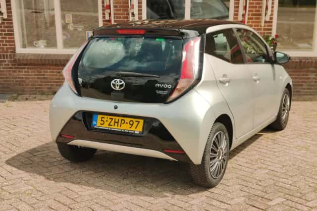 Toyota Aygo (2015) thumbnail 2