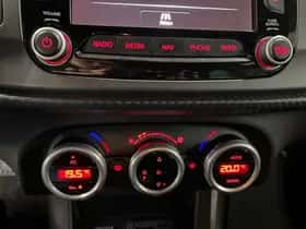Alfa Romeo Giulietta (2016) thumbnail 23