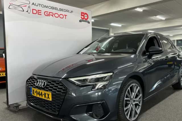 Audi A3 (2021) thumbnail 2