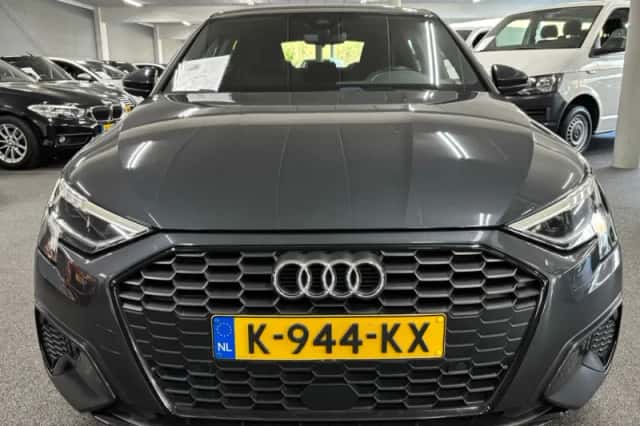 Audi A3 (2021) thumbnail 3