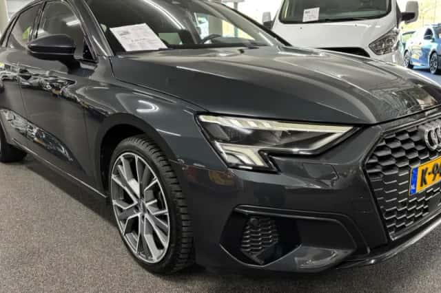 Audi A3 (2021) thumbnail 4