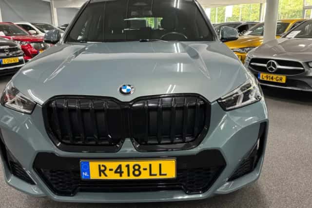 BMW X1 (2022) thumbnail 3