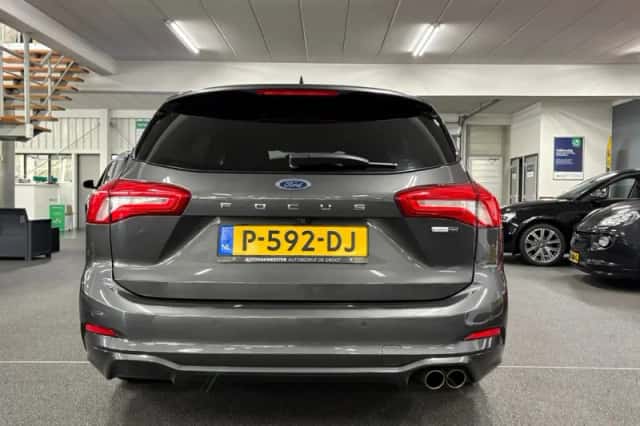 Ford Focus (2022) thumbnail 5