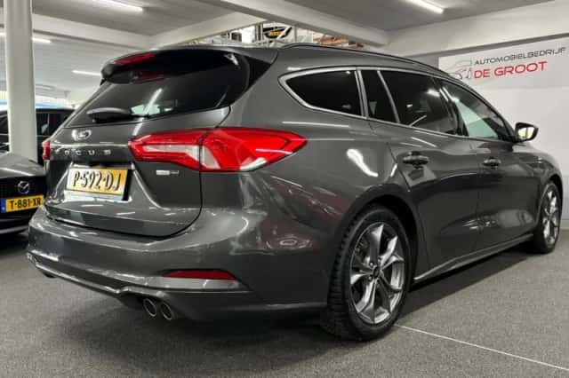 Ford Focus (2022) thumbnail 6