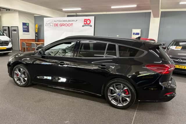 Ford Focus (2023) thumbnail 2