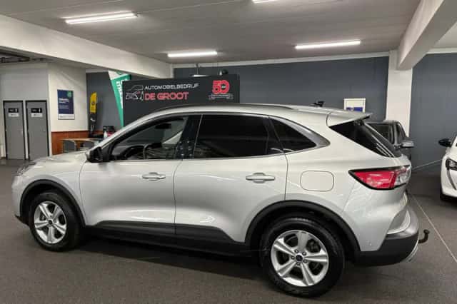 Ford Kuga (2020) thumbnail 2