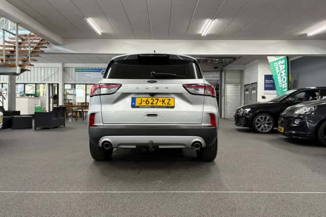 Ford Kuga (2020) thumbnail 4