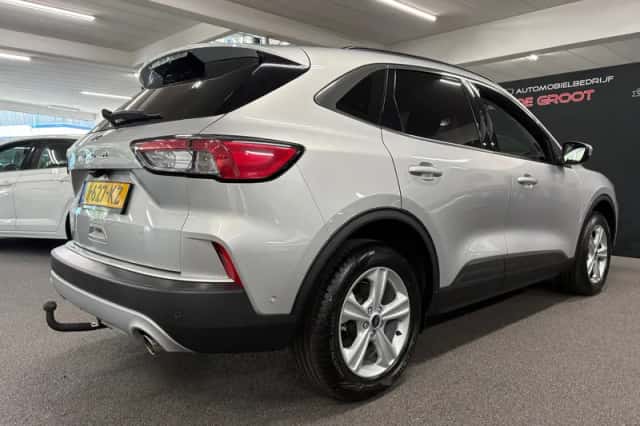 Ford Kuga (2020) thumbnail 5