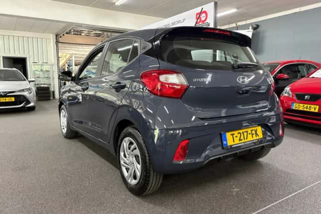 Hyundai i10 (2023) thumbnail 3
