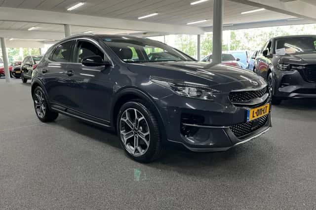 Kia XCeed (2021) thumbnail 3
