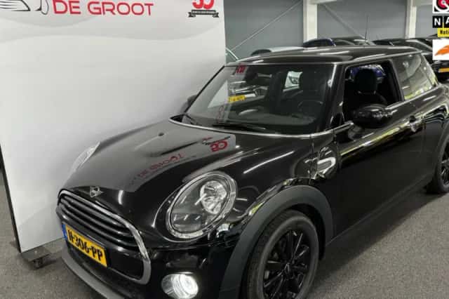 MINI Mini (2020) thumbnail 1