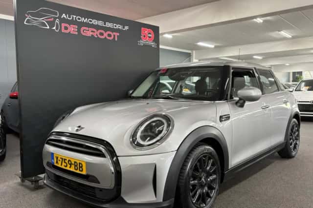 MINI Mini (2023) thumbnail 1
