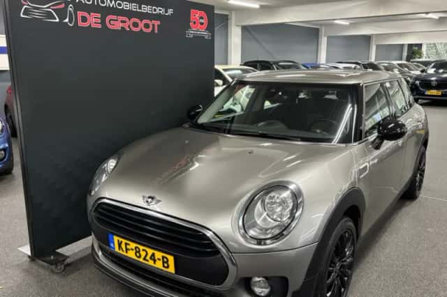 MINI Clubman (2016) thumbnail 2