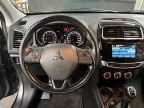 Mitsubishi ASX (2016) thumbnail 12