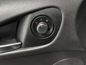 Opel Adam (2016) thumbnail 15