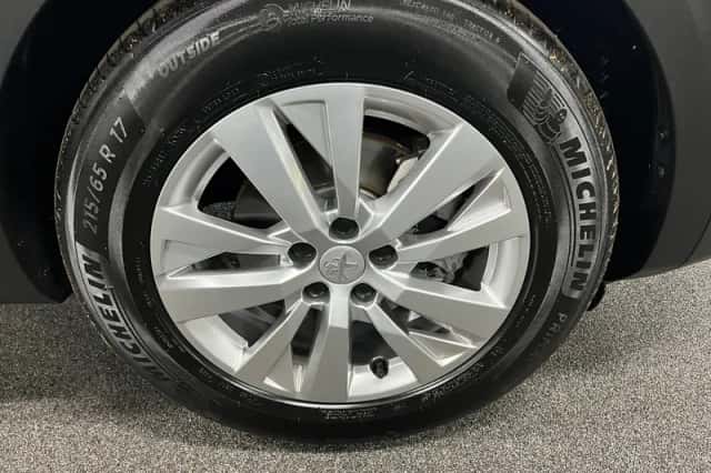 Peugeot 3008 (2021) thumbnail 5
