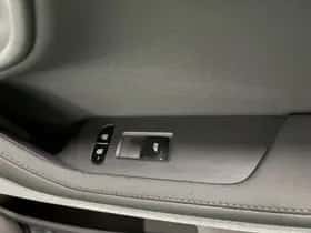 Polestar 2 (2021) thumbnail 11