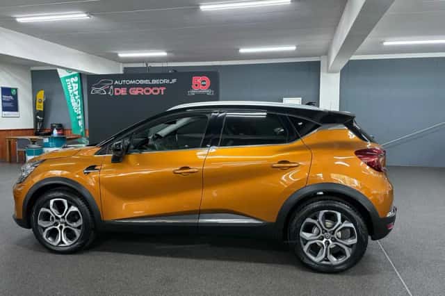 Renault Captur (2020) thumbnail 2