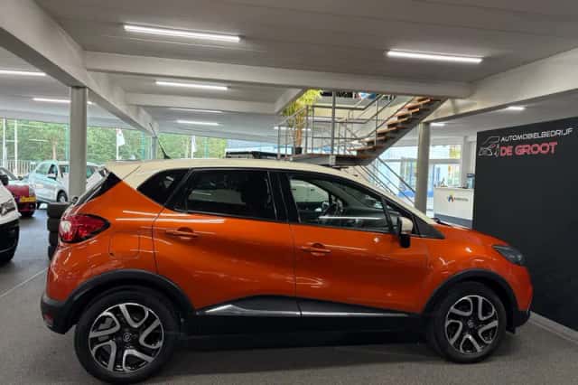 Renault Captur (2016) thumbnail 6