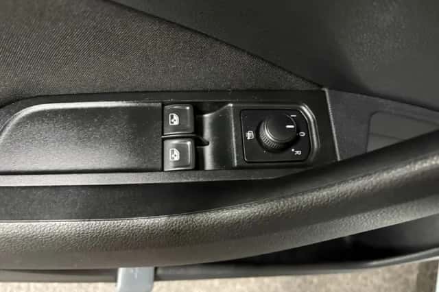 Škoda Kamiq (2023) thumbnail 5