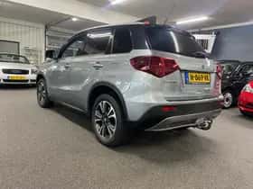 Suzuki Vitara (2022) thumbnail 4