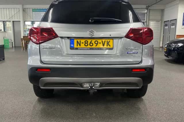 Suzuki Vitara (2022) thumbnail 5