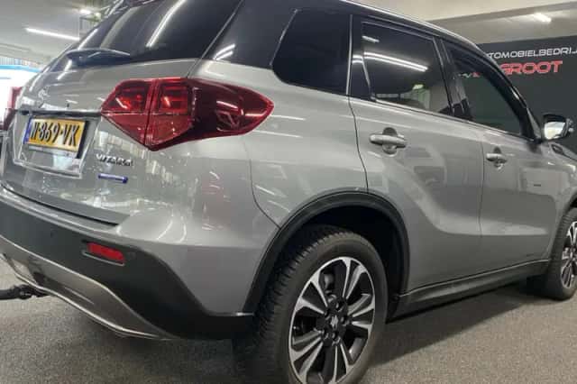 Suzuki Vitara (2022) thumbnail 6