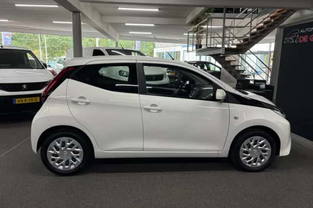 Toyota Aygo (2018) thumbnail 6