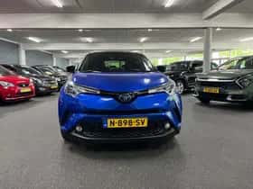 Toyota C-HR (2018) thumbnail 2