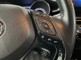 Toyota C-HR (2018) thumbnail 21