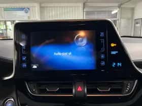 Toyota C-HR (2018) thumbnail 23