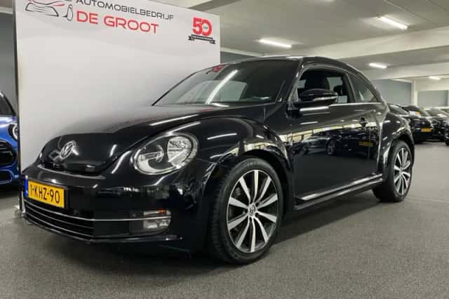 Volkswagen Beetle (2013) thumbnail 2