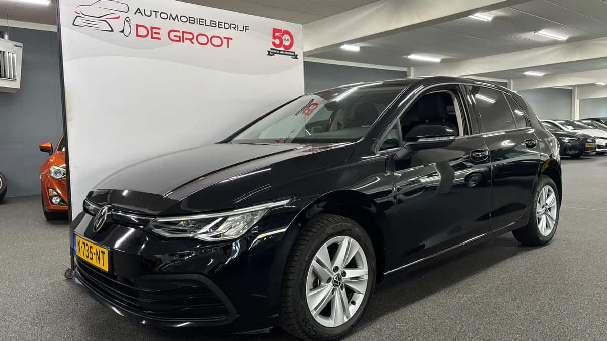 Volkswagen Golf (2021) — foto 1