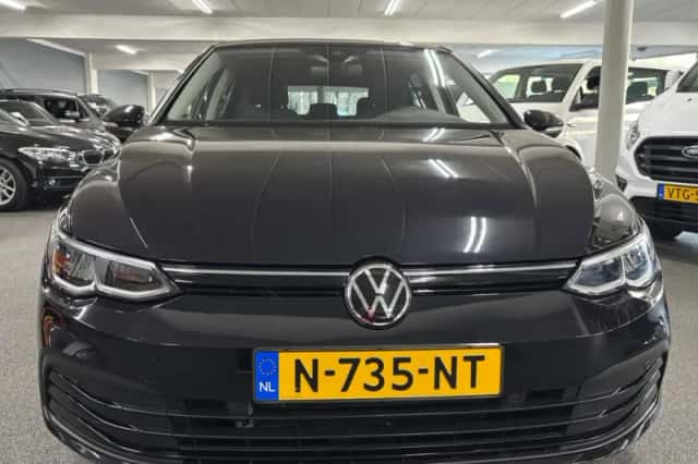 Volkswagen Golf (2021) thumbnail 3