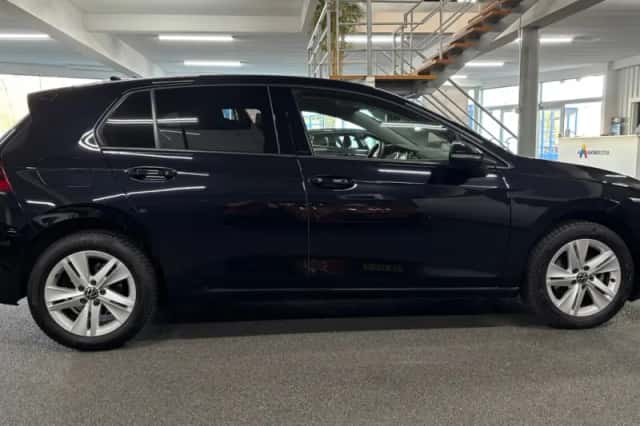 Volkswagen Golf (2021) thumbnail 5